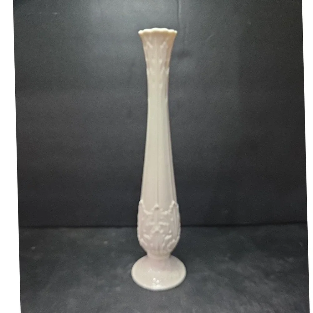 Lenox Florentine Ivory White Bud Vase, Vintage Raised Leaf Pattern, Centerpiece